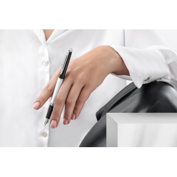 Waterman Hemisphere Color-Block Black-White CT (M) plunksnakotis - 2202844 Waterman Hemisphere Color-Block Black-White CT (M) plunksnakotis - 2202844